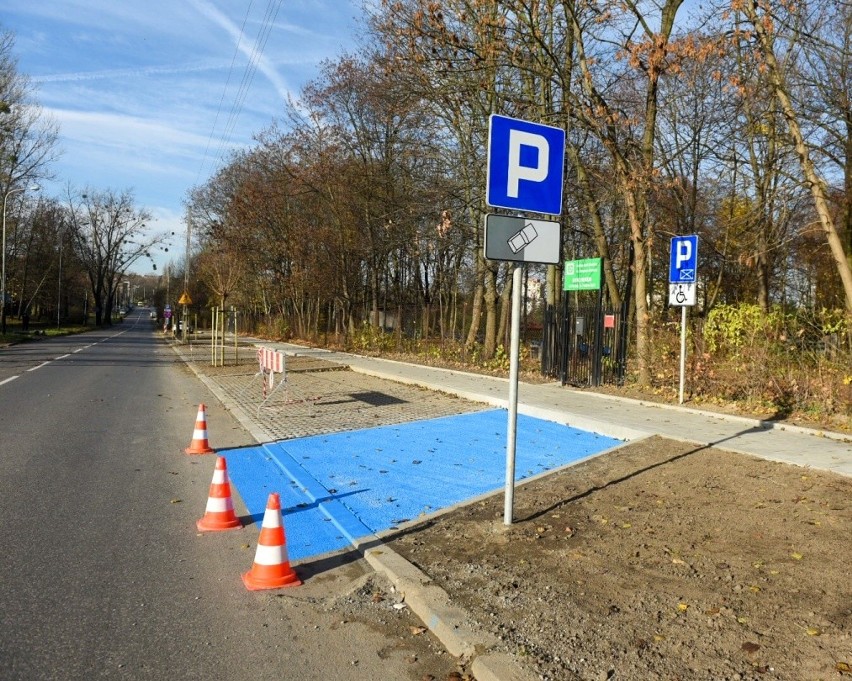 Ulica Źródłowa z nowym parkingiem