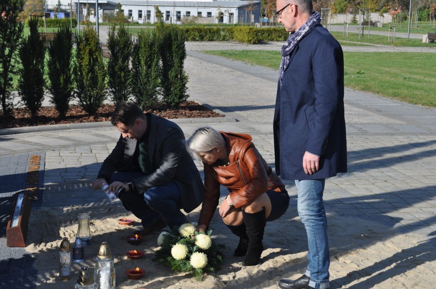 Na cmentarzu komunalnym w Opolu stanął pomnik upamiętniający...