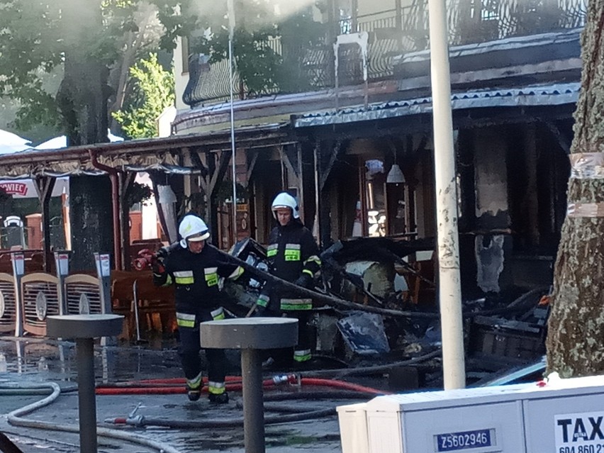 W niedzielę (22.06) nad ranem w Rowach doszło do pożaru...