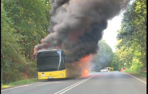 Pożar autobusu na DK11 w Tarnowskich Górach