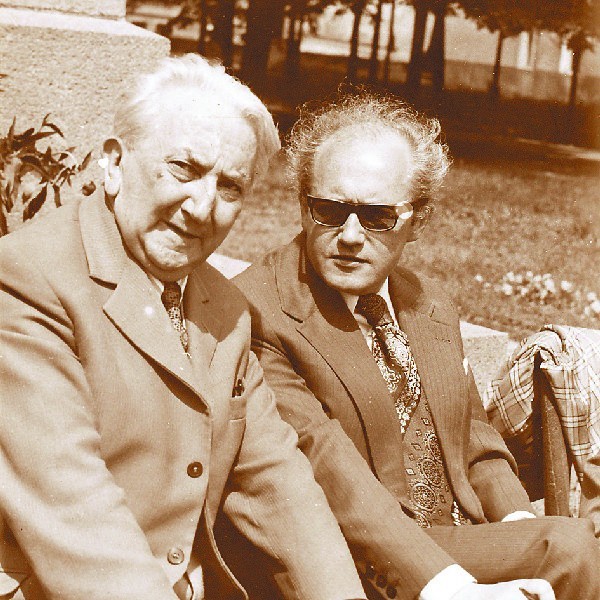 Jerzy Sulima-Kamiński (po prawej) z Marianem Turwidem, artystą malarzem i pisarzem, twórcą Liceum Sztuk Plastycznych w Bydgoszczy