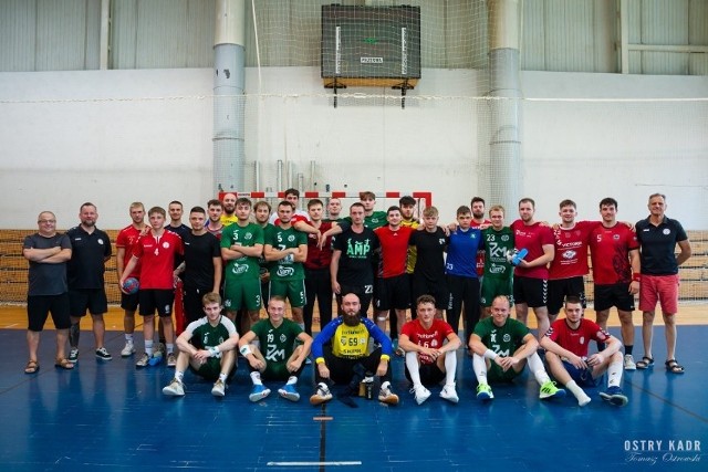 Piłkarze ręczni AZS-u Zielona Góra przegrali I-ligowy mecz w Świdnicy.