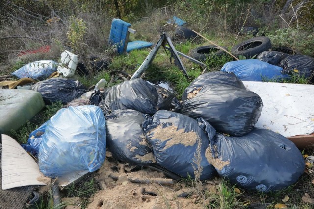 Nielegalne odpady z Niemiec zalegają w całej Polsce.