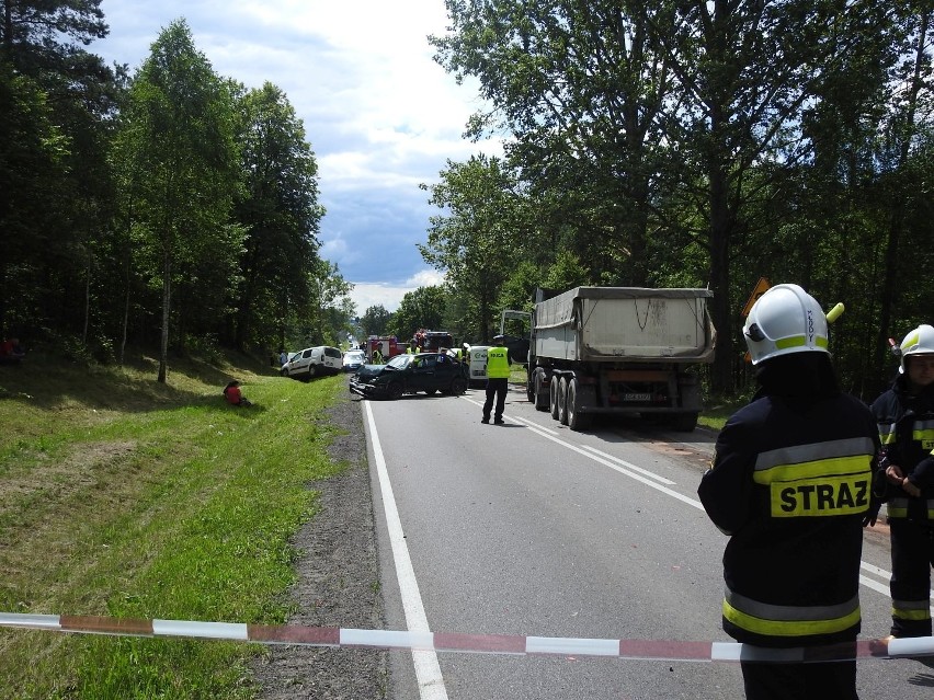 Wypadek pod Wasilkowem. Łącznie w karambolu brały udział 24...