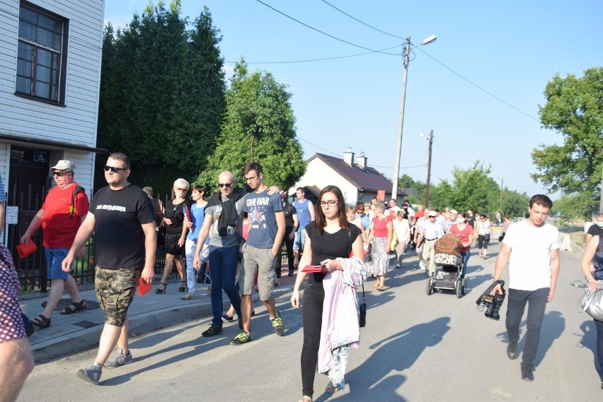 Około stu skawinian protestowało przeciw zatruwaniu...