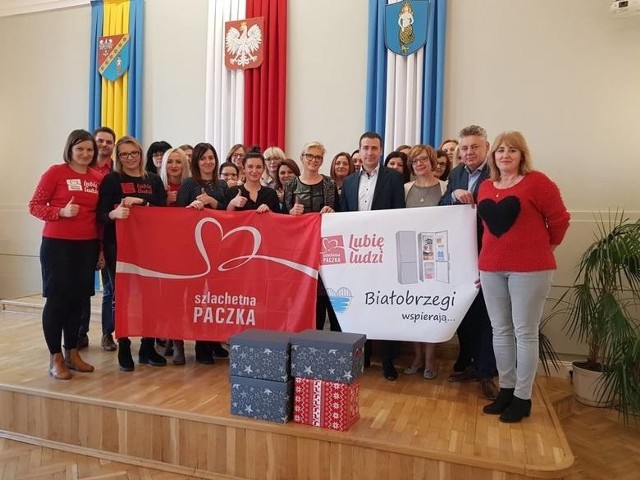 W ubiegłym roku Szlachetna Paczka pomogła 54 rodzinom z powiatu białobrzeskiego. Włączyli się między innymi pracoownicy Urzędu Miasta i Gminy w Białobrzegach.