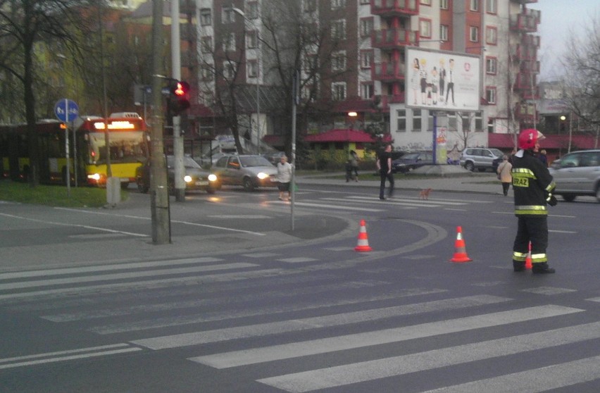 Wrocław: Pożar autobusu linii 127 (ZDJĘCIA)