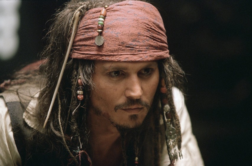 Johnny Depp skończył 60 lat. Zobacz jego metamorfozy na...