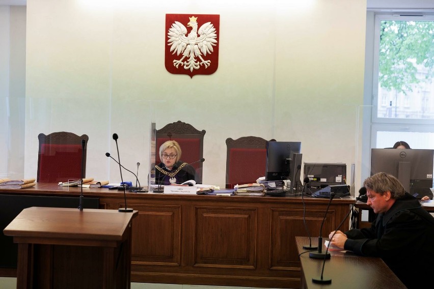 Mimo sprzeciwu oskarżycieli, sędzia Marzanna Chojnowska...