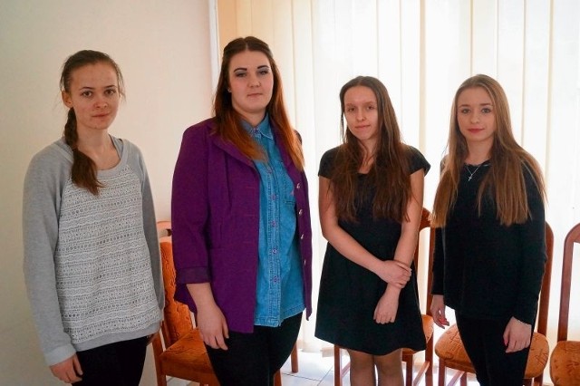 Kinga Holak (od lewej), Asia Dworakowska, Paulina Tomkiel i Dominika Jarocka, wolontariuszki.