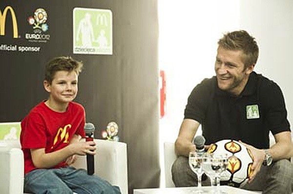 Ambasadorem programu Dziecięca Eskorta McDonald's jest Jakub Błaszczykowski, piłkarze reprezentacji Polski i Borussi Dortmund.