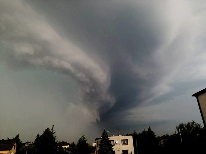 Trąba powietrzna przeszła nad Rybnikiem i powiatem....