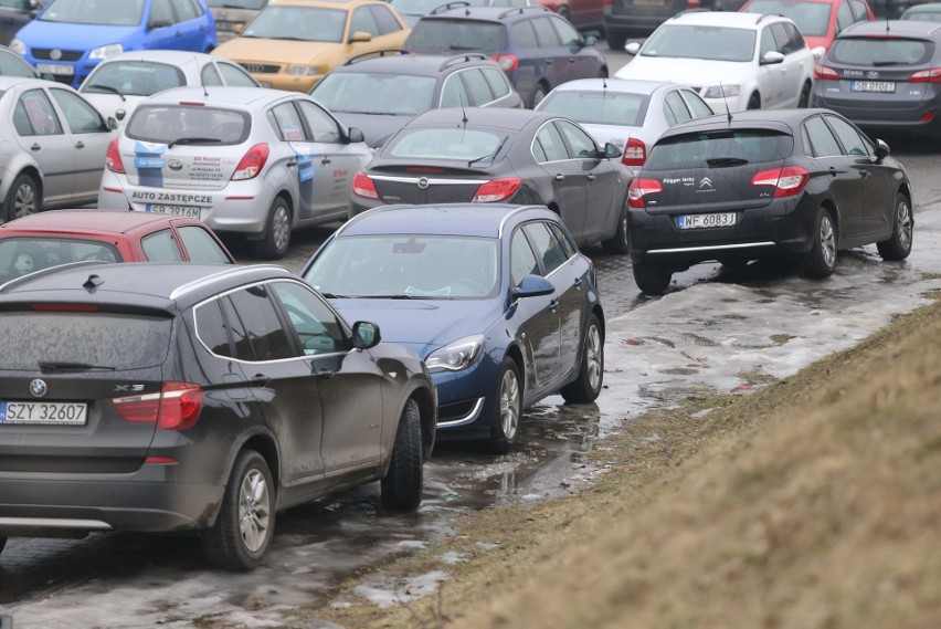 Katowice: Strefa Kultury jest rozjeżdżana przez samochody
