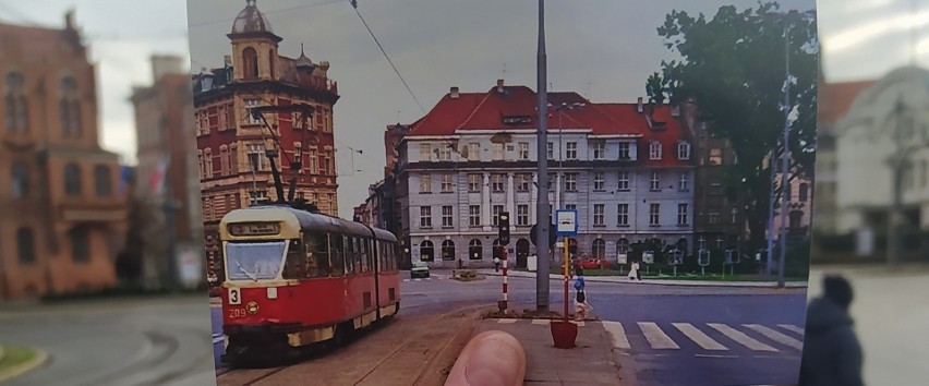 Toruń. Niezwykłe kolaże starych i nowych fotografii. Zdjęcia młodych archiwistów zrobiły furorę