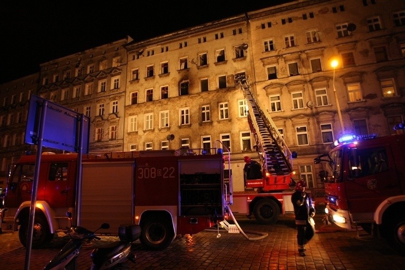 Pożar przy ul. św. Wincentego. Jedna osoba ciężko poparzona (FILM, ZDJĘCIA)