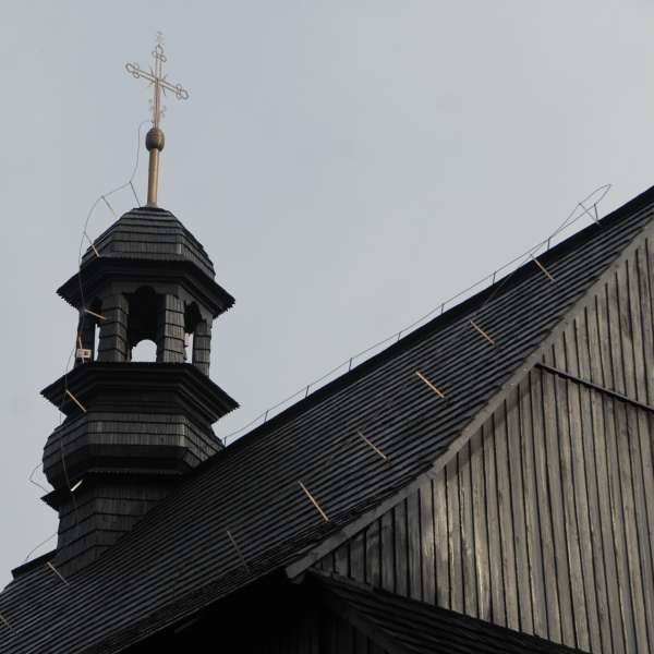 Drewinane kościólki w regionie są warte obejrzenia.