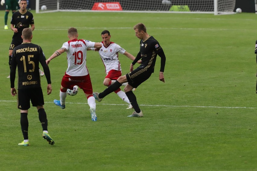 30-06-2020 lodz .mecz lks lodz gornik zabrze wygrany przez...