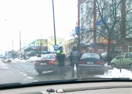 Parkowanie na przystanku przy Wyszyńskiego