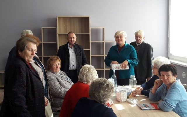 Wójt bojanowskiej gminy Sławomir Serafin podczas spotkania z pracownikami Domu Opieki Dziennej