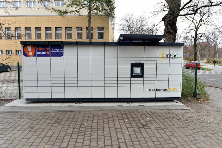 Pierwszy w Polsce paczkomat do wypożyczania książek stanął w Toruniu