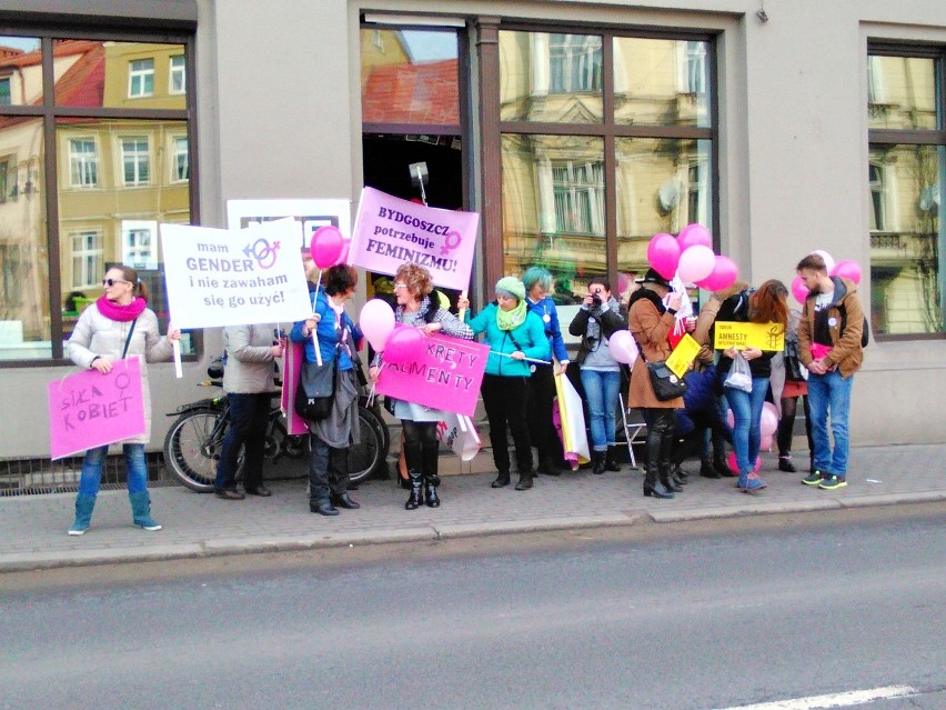 Demonstracja odbywa się w różnych miastach Polski od 2000...