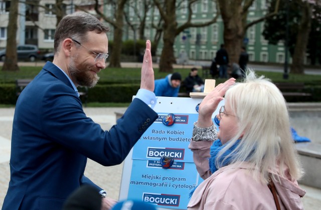 Konferencja prasowa Zbigniewa Boguckiego, kandydata PiS na prezydenta Szczecina