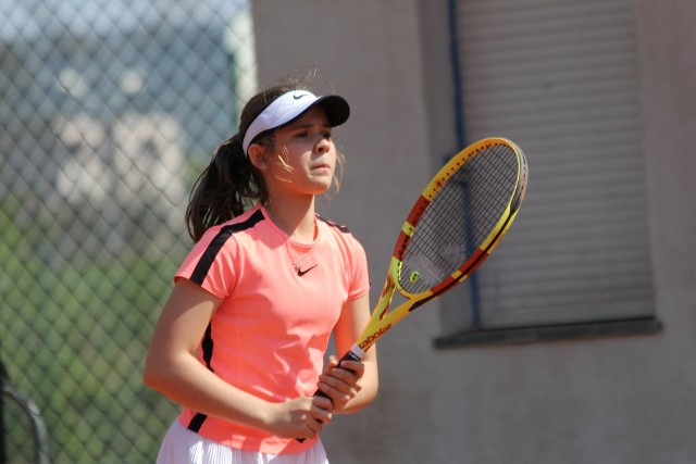 Dominika to bardzo utalentowana tenisistka. Jest doskonałą reprezentantką naszego województwa.