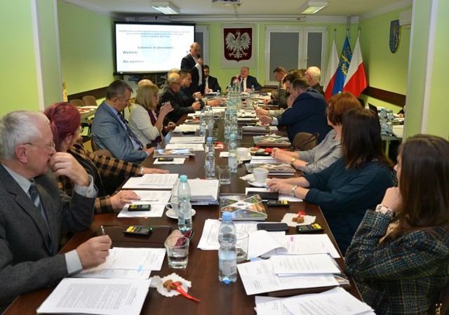 Sesja budżetowa, na której radni przyjęli budżet dla powiatu stalowowolskiego