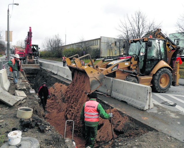 Budowa nowej sieci kanalizacyjnej w miastach - tak jak np. w Dąbrowie - zazwyczaj wiąże się z podwyżkami taryf wody