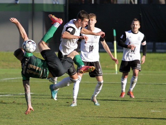 W meczu 15. kolejki rozgrywek grupy czwartej piłkarskiej trzeciej ligi Stal Stalowa Wola doznała niespodziewanej porażki 0:1 z Wólczanką Wólką Pełkińską na własnym boisku. Przerwana została tym samym jej seria ligowych zwycięstw.