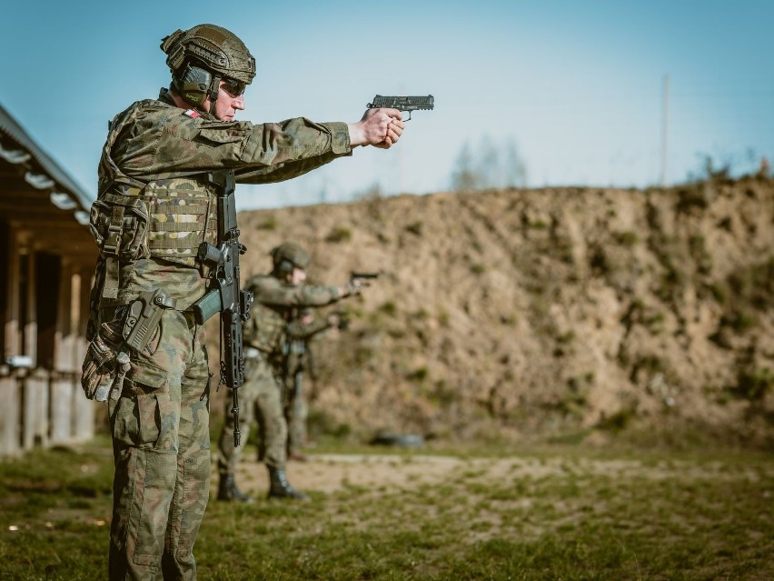 Szkolenie strzeleckie dla podoficerów z 21 batalionu lekkiej piechoty. Zobacz