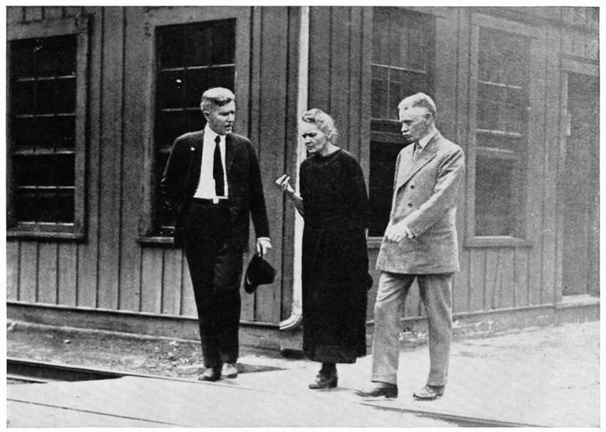 Maria Skłodowska-Curie jest nie tylko pierwszą kobietą,...