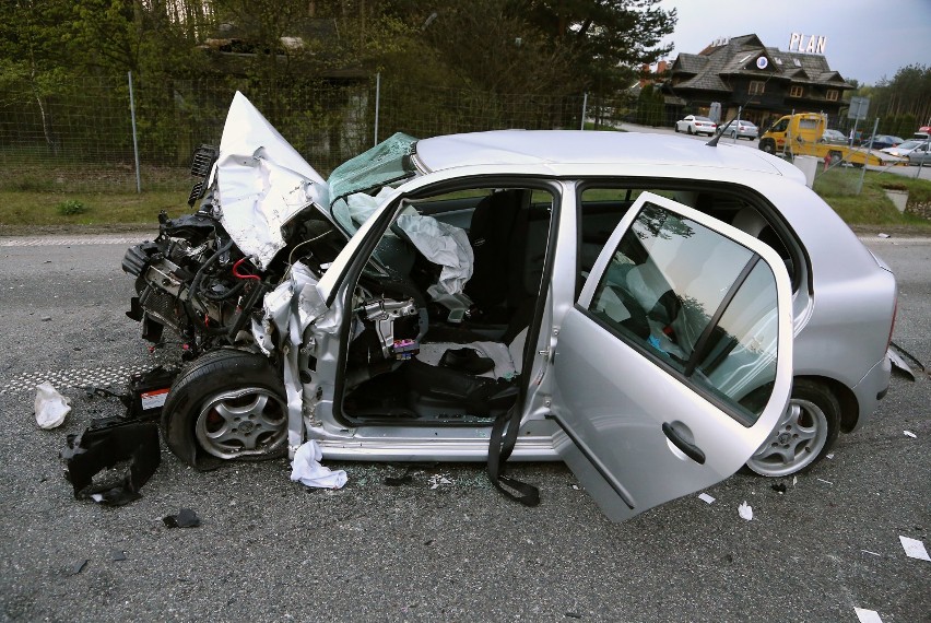 Wypadek na S8. Zderzenie z ciężarówką