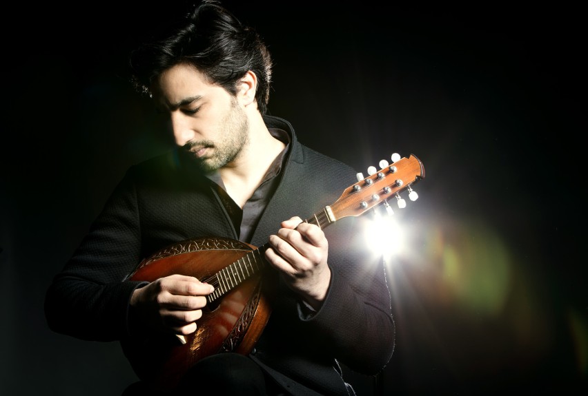 Izraelski mandolinista Avi Avital jest bywalcom festiwalu...