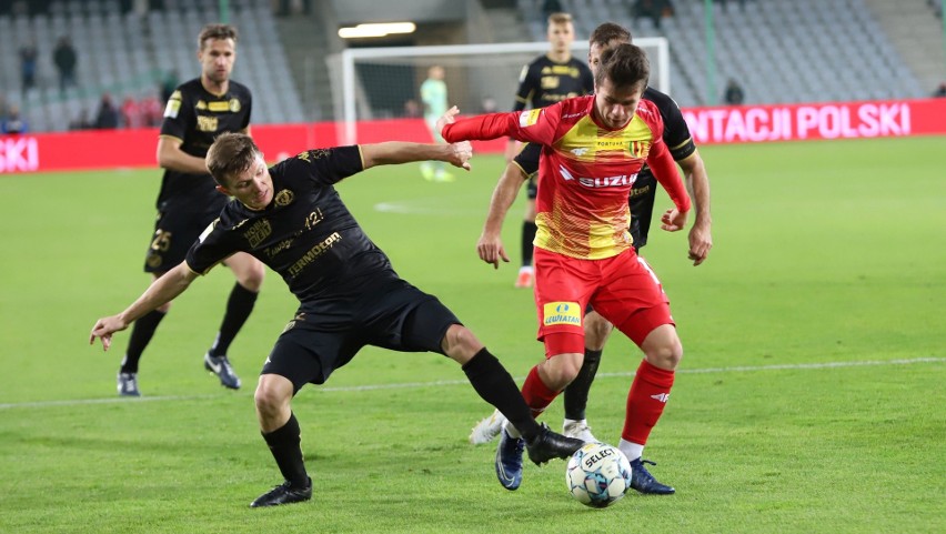 Fortuna 1 Liga. Korona Kielce znowu zawiodła. Zremisowała z ostatnim w tabeli Górnikiem Polkowice 2:2. Były dwie czerwienie