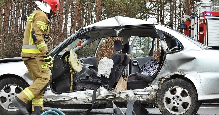 W zderzeniu aut w Gorzeniu, na trasie powiatowej Nakło –...