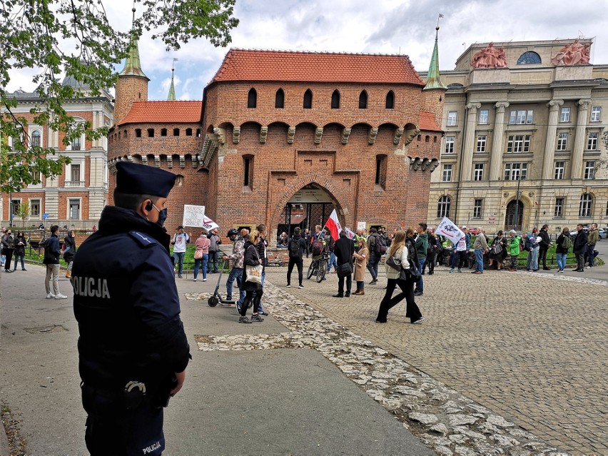 "Wolność zaczyna się tam, gdzie kończy się strach" i...