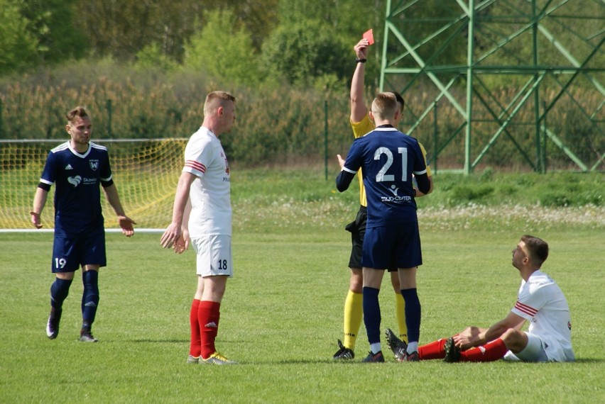 Piłkarze Czarnych Połaniec po dramatycznym meczu w trzeciej...