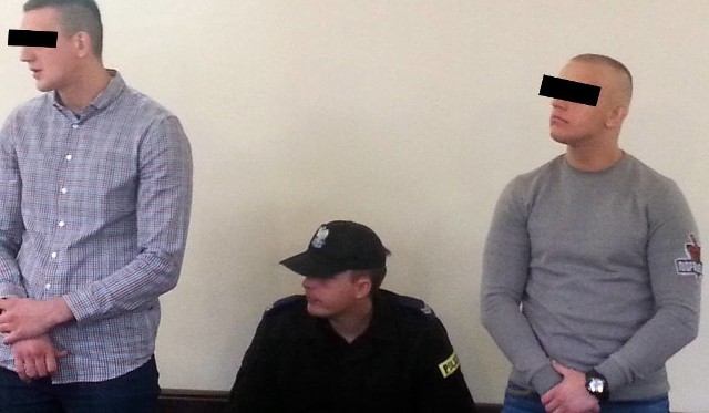 Kobieta zeznawała w piątek w Sądzie Okręgowym w Łodzi na procesie 24-letniego Artura W. i 23-letniego Dominika C., którym prokuratura zarzuciła handel dopalaczami w sklepiku przy ul. Próchnika