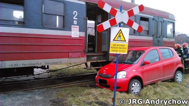 Kolizja na przejeździe kolejowym na ulicy Tkackiej w Andrychowie.