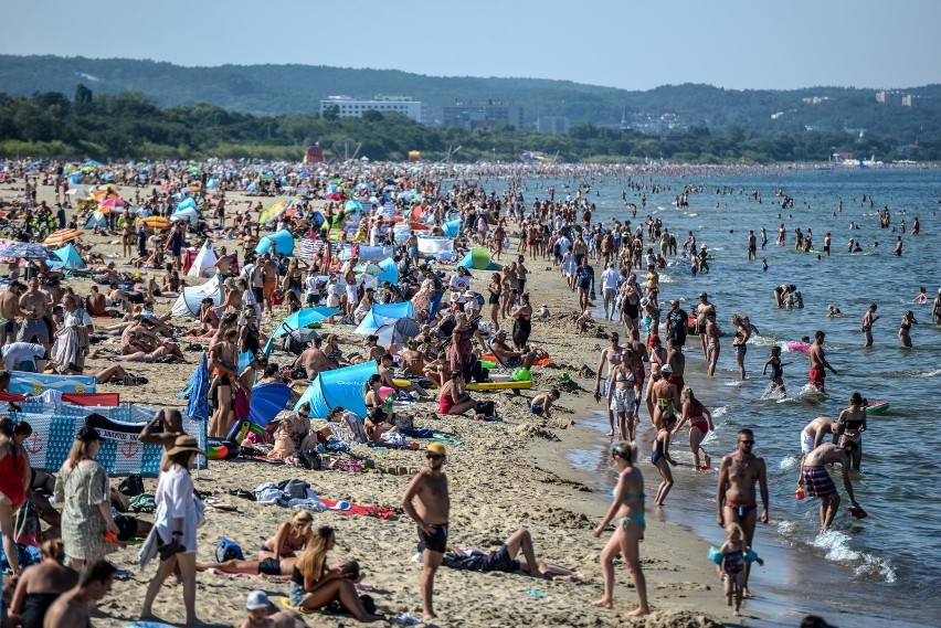 Plażowicze w Gdańsku 15.08.2020