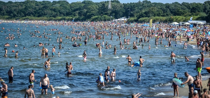 Plażowicze w Gdańsku 15.08.2020