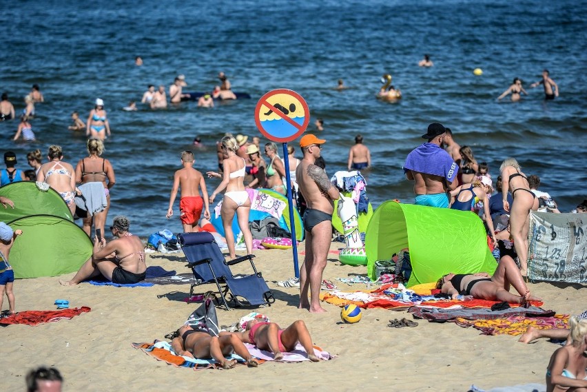 Plażowicze w Gdańsku 15.08.2020