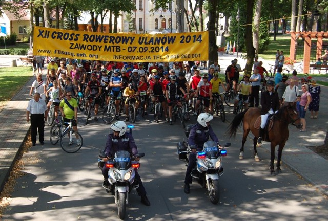 Zawodny na starcie XII Rowerowego Crossu.