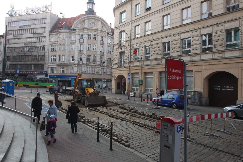 Mielżyńskiego i łuk na placu Wielkopolskim...