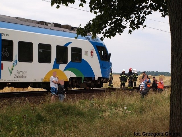 Do wypadku doszło na niestrzeżonym przejeździe kolejowym w Pękaninku, tuż przed Białogardem.