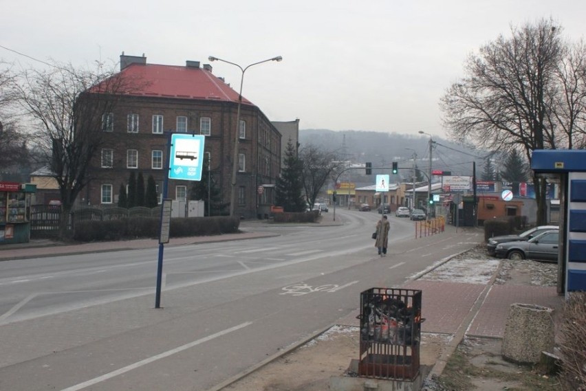 Będzin: Na przystankach czekających na autobus grzeją koksowniki