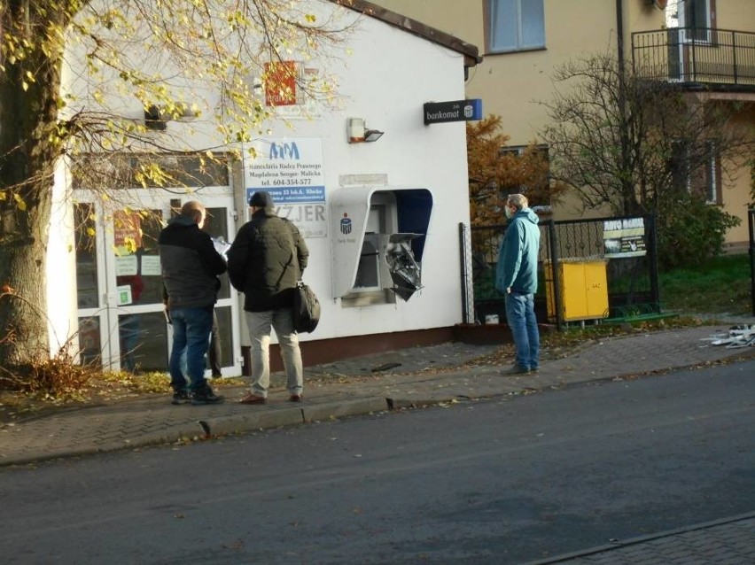 Wysadzony bankomat znajdował się przy skrzyżowaniu ulic...