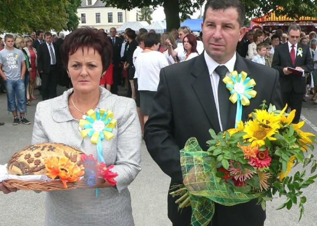 Honory starostów buskich Dożynek Powiatowych 2012 pełnili Lucyna Klamczyńska i Jacek Kardynał.