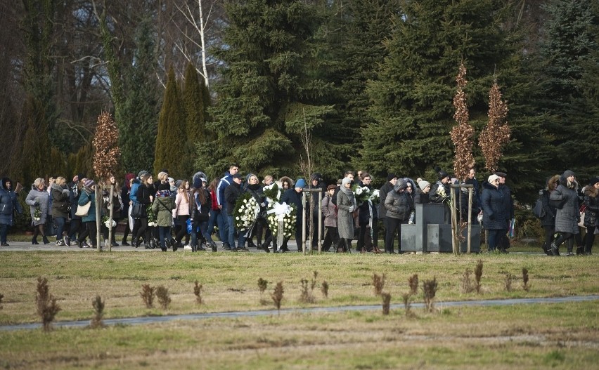 Pogrzeb nastolatek w Koszalinie. Ostatnia droga Amelii,...